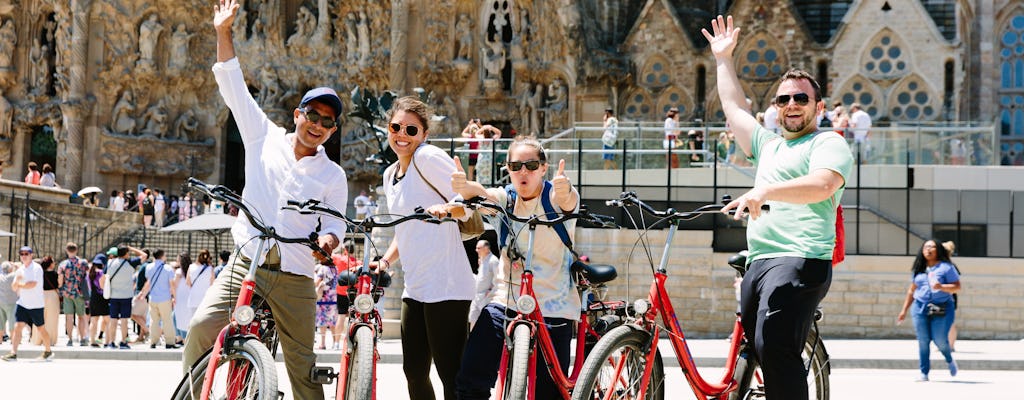 Recorrido en bicicleta de Gaudí con entradas sin colas a la Sagrada Familia