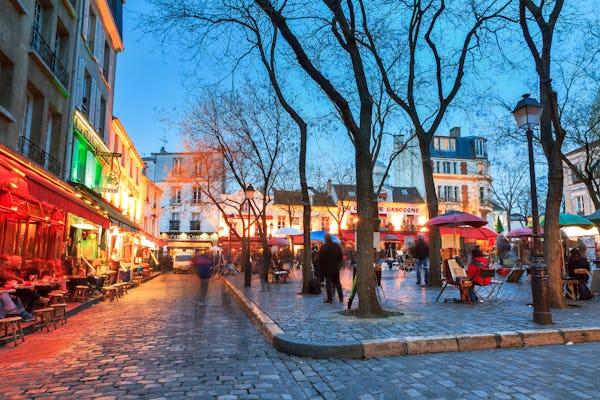 Jantar em Montmartre e espetáculo no Moulin Rouge Paris