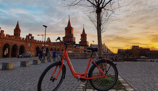 Excursão noturna de bicicleta em Berlim