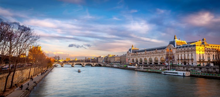 Combo tickets for Pantheon and Seine River Cruise