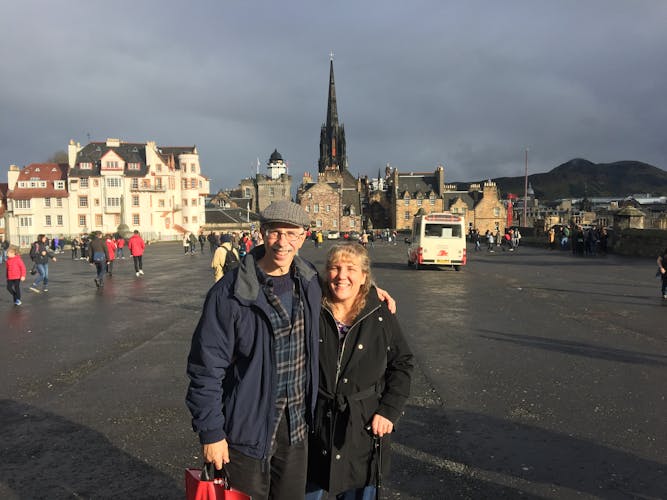 Edinburgh half-day private walking tour with a local - 100% personalized