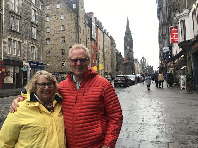 Edinburgh half-day private walking tour with a local - 100% personalized