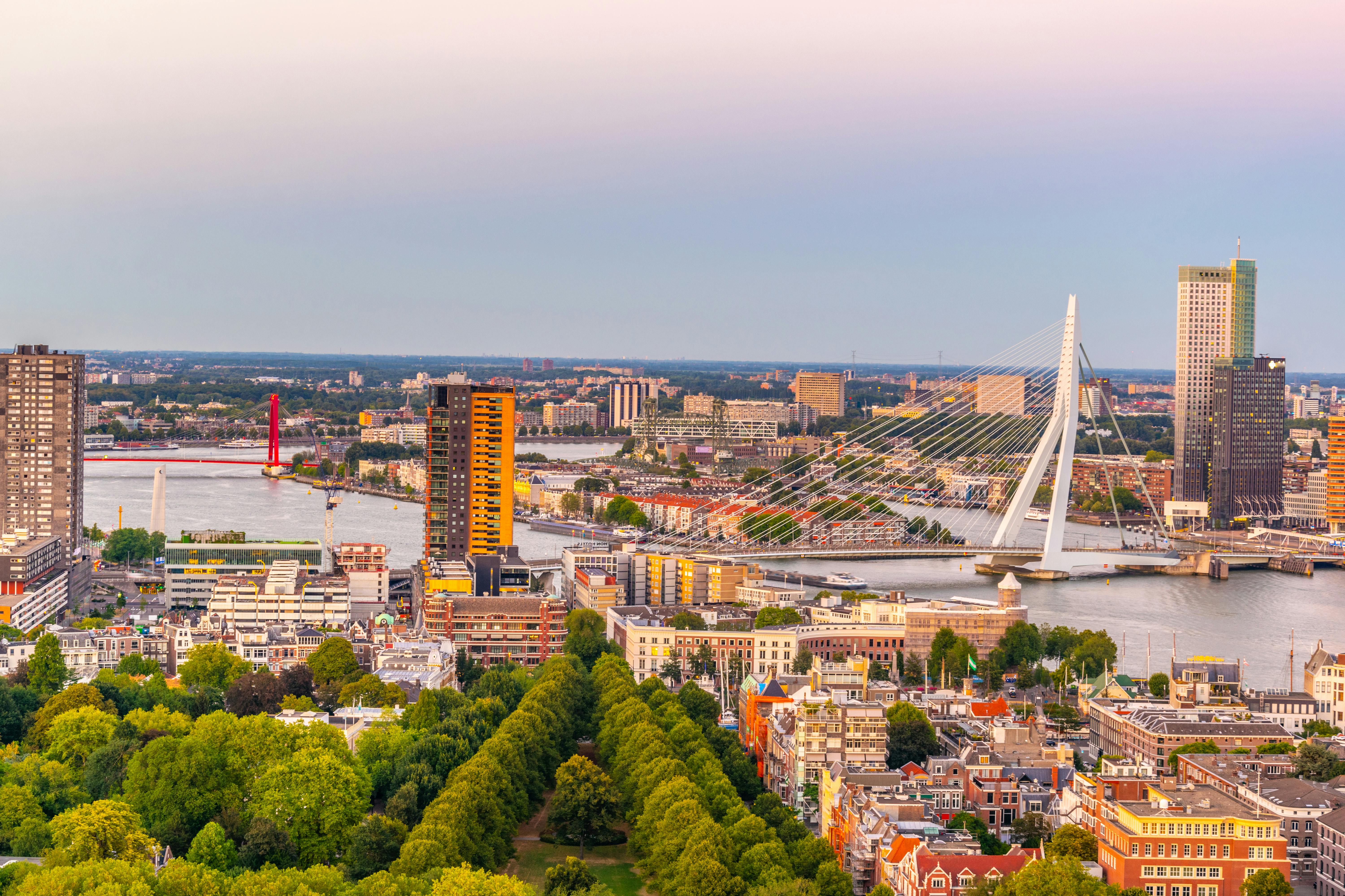 Privétour met een elektrische step in Rotterdam