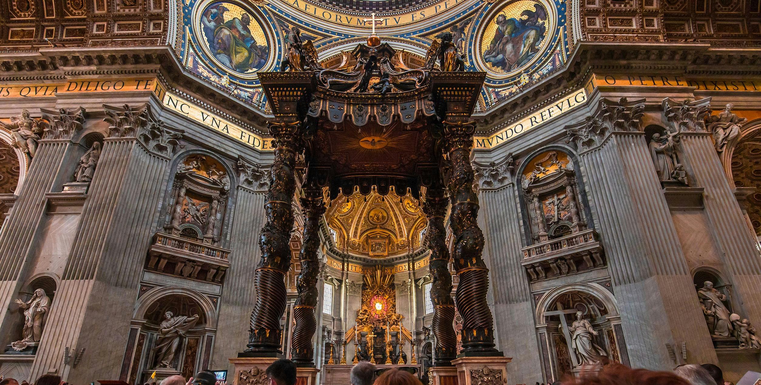 Tour virtual pela Basílica de São Pedro a partir de casa