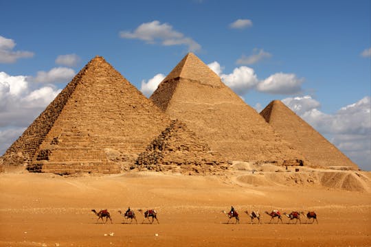 Passeio pelas Pirâmides de Gizé, Esfinge e Museu Egípcio saindo de Sharm