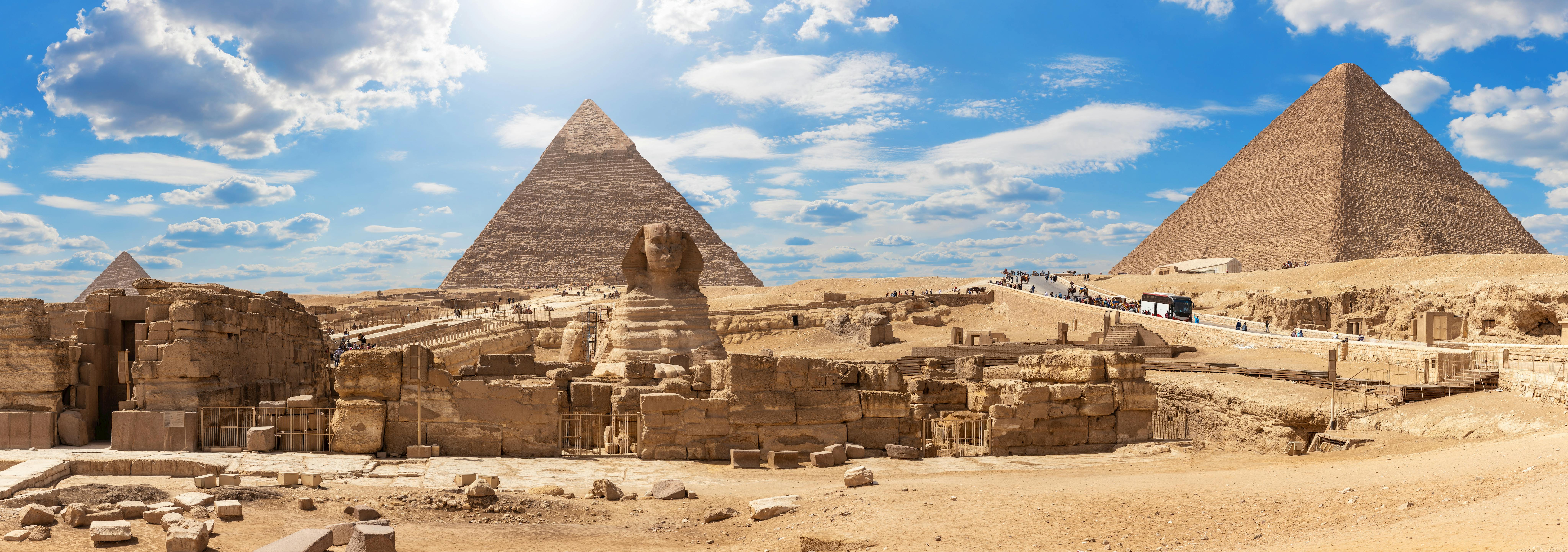 Giza Pyramids, Sphinx, and Egyptian Museum tour with lunch from Cairo
