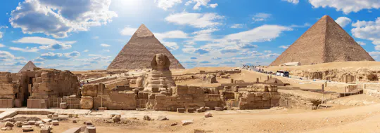 Giza Pyramids, Sphinx, and Egyptian Museum tour with lunch from Cairo