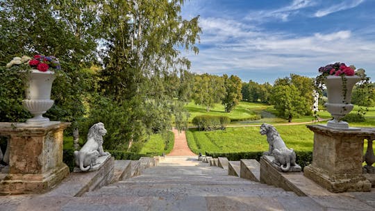 Visita al Palazzo Pavlovsky e al suo parco da San Pietroburgo