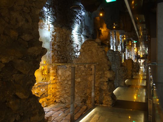 Private Tour des Skip-the-Line Underground Museum in Krakau