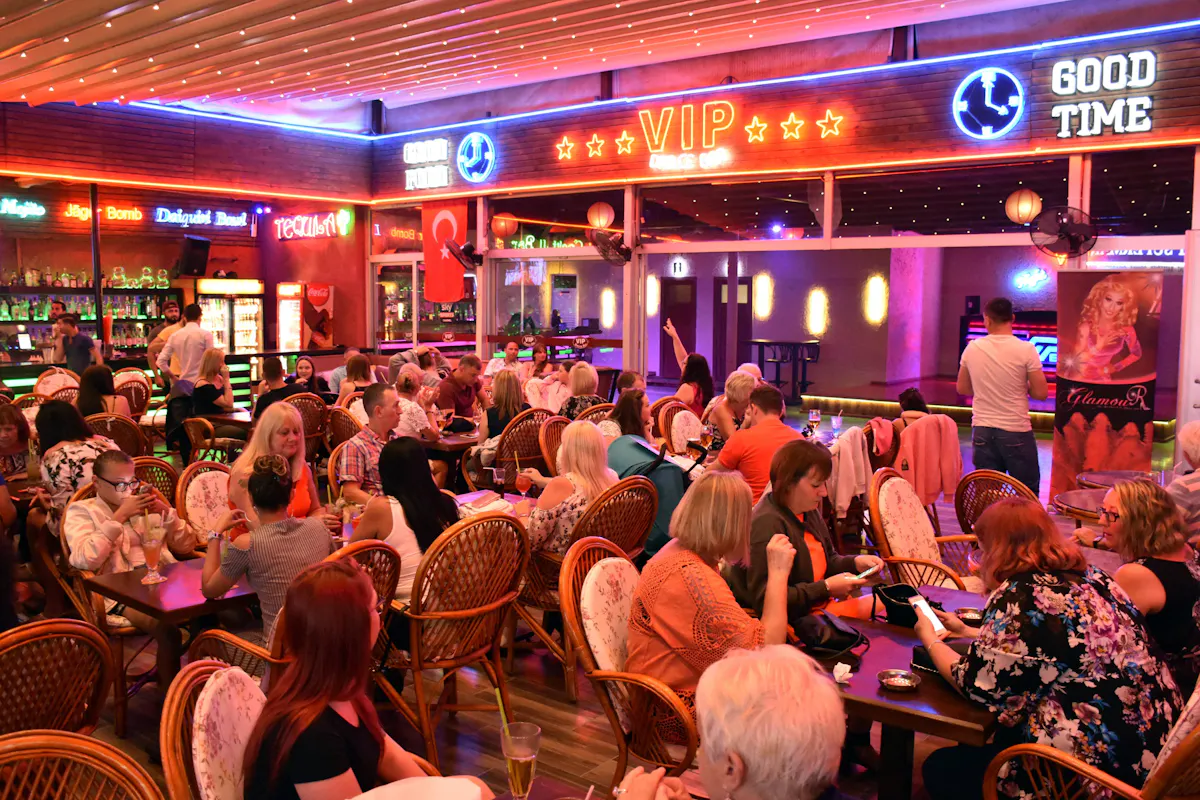 Glamour Dinner Show with Transfer