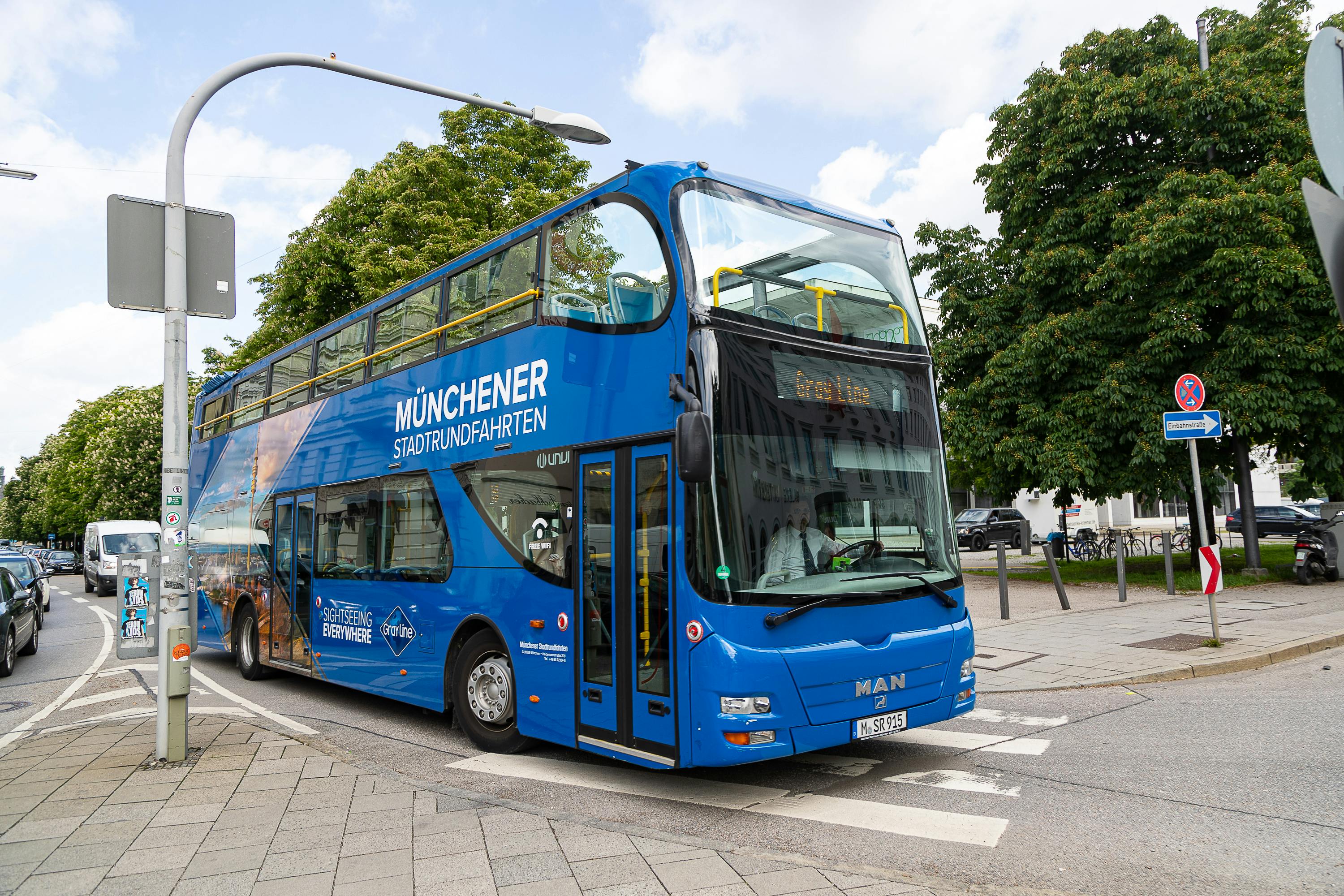 24-hour grand hop-on hop-off bus tour of Munich