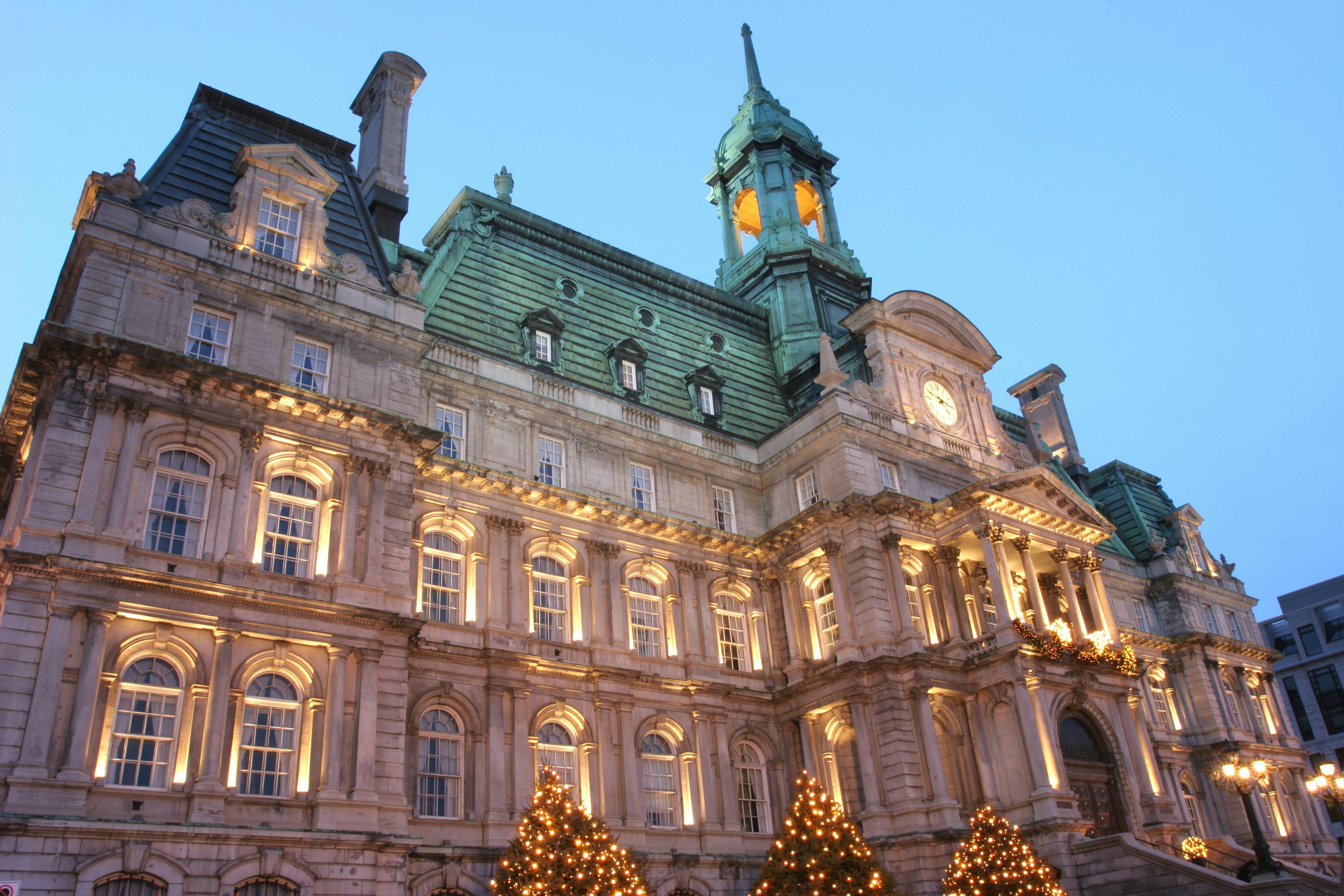 Christmas walking tour in Old Montréal