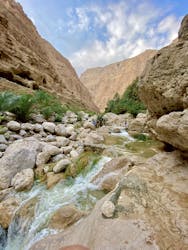 Excursão privada de dia inteiro a Wadi Shab e Bimmah Sinkhole