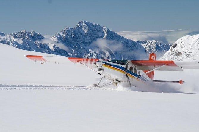 Glaciar destaca voo panorâmico de avião de esqui