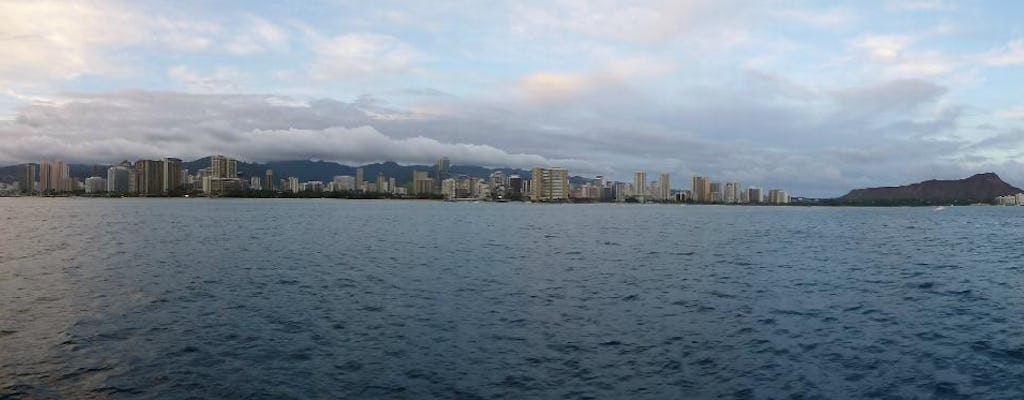 Panoramiczny rejs Waikiki z dwoma drinkami barowymi