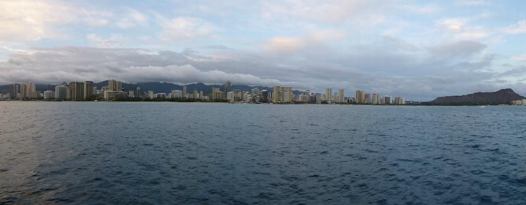 Croisière panoramique à Waikiki avec deux boissons au bar