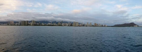 Waikiki panoramic cruise with two bar drinks