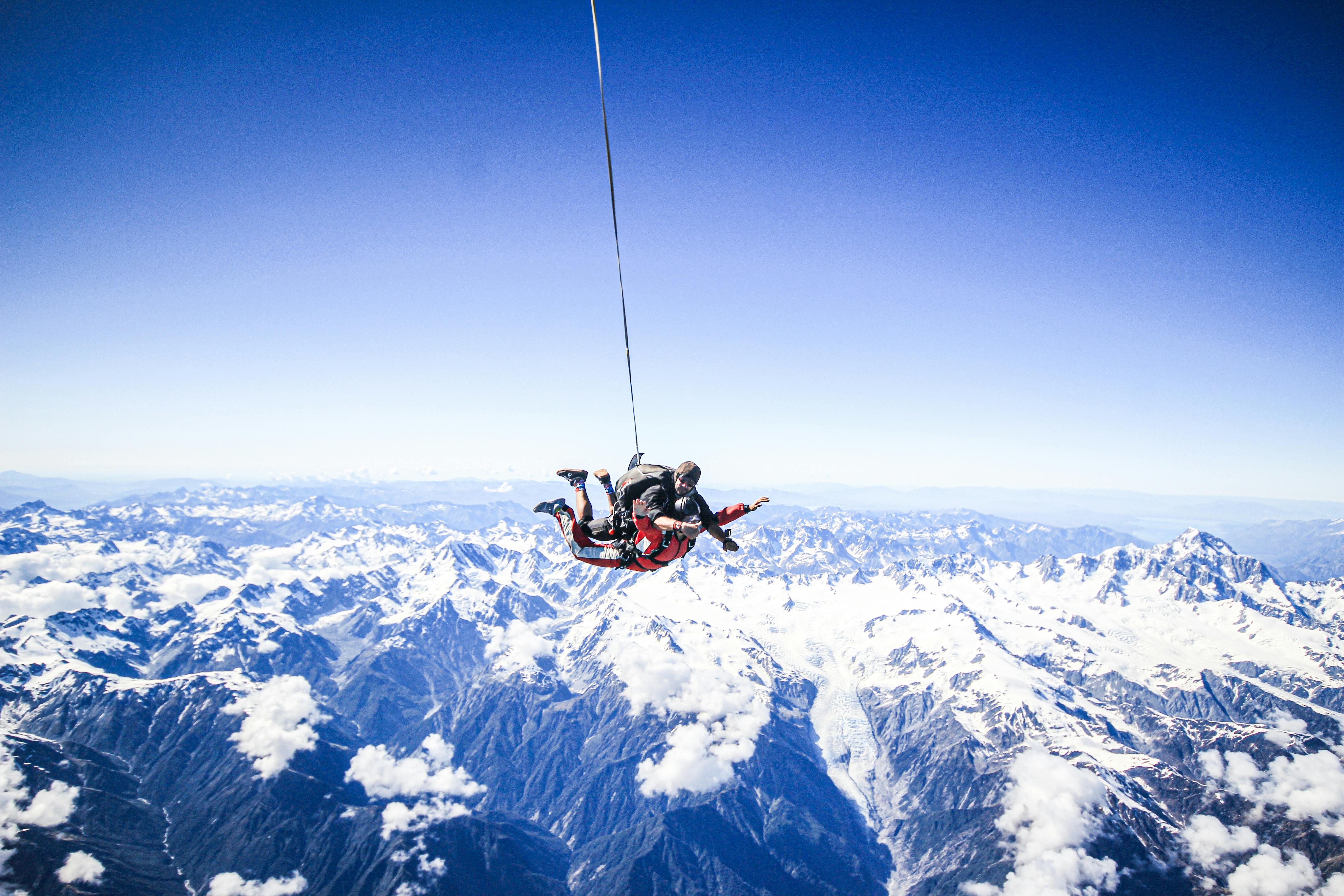 Skok spadochronowy w tandemie na wysokość 5 000 metrów nad lodowcami Franz Josef i Fox