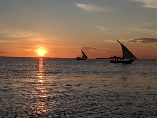Dîner-croisière privé au coucher du soleil à Zanzibar