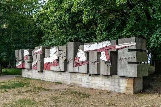 Início privado da excursão Westerplatte da Segunda Guerra Mundial de carro