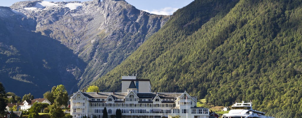 Guided day-tour to Sognefjorden and Flåm with a Sognefjord Cruise and Flåm railway