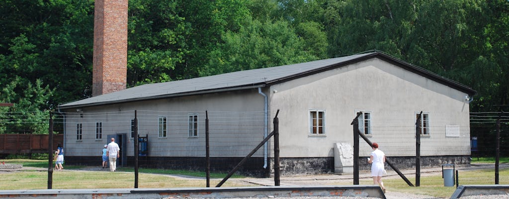 Tour privado del campo de concentración de Stutthof y el casco antiguo con transporte