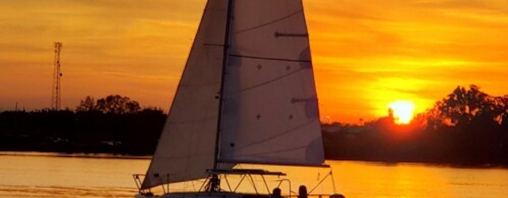 Zweistündige private Segelkreuzfahrt bei Sonnenuntergang auf dem Lake Fairview in Orlando