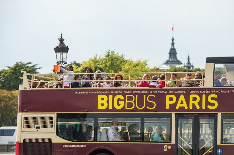 Hop-on hop-off bus tour, Conciergerie and  river cruise tour entrance tickets