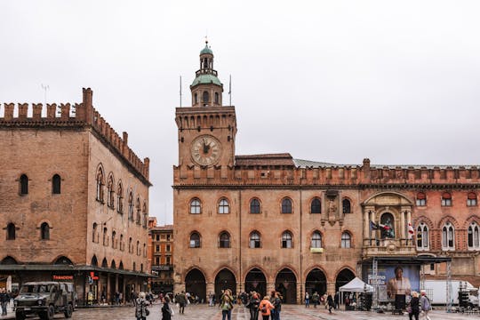 Halve dag privé-wandeltocht door Bologna met een lokale gids - 100% persoonlijk