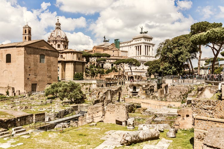 Rome full-day private custom tour with a local - See the city unscripted