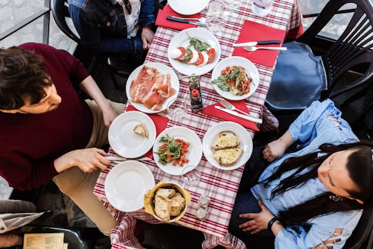 Mangia come un locale a Napoli tour gastronomico privato - 100% personalizzato