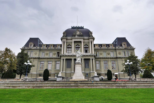 Lausanne private walking tour