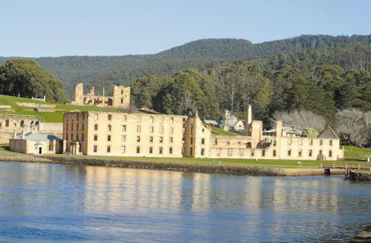 Serviço de ônibus de ida e volta em Port Arthur de Hobart com bilhete de entrada