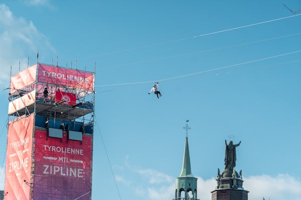 Zipline-Fahrt über den Alten Hafen von Montreal