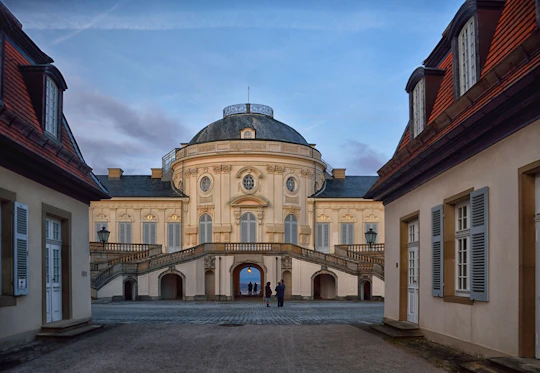 Exclusive private guided tour of the architecture of Stuttgart with a local