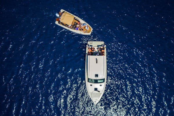 Wycieczka łodzią motorową do Błękitnej Laguny ze Splitu