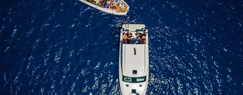 Passeio de lancha para a lagoa azul de Split