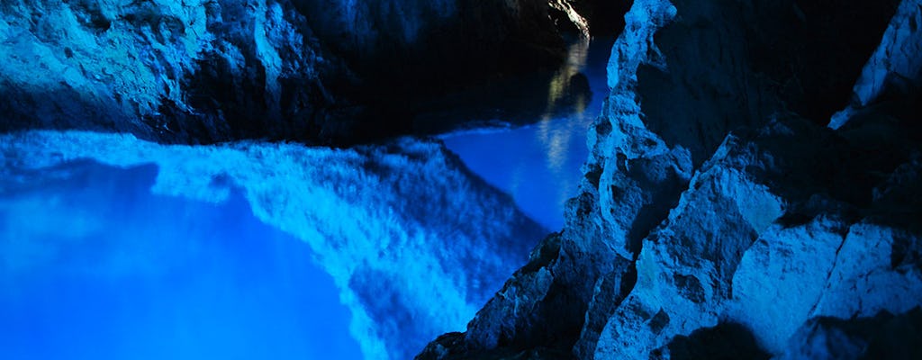 Passeio de barco guiado para a Caverna Azul e 5 ilhas de Split