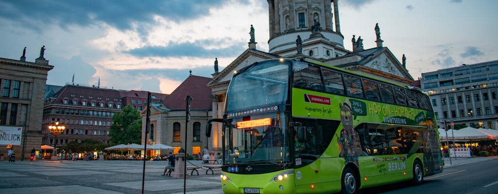 Evening sightseeing tour by bus in Berlin