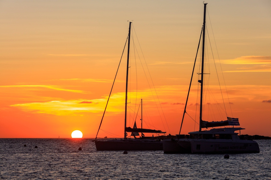 sunset catamaran cruise ibiza