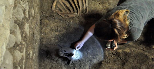 I Beni del FAI… da casa tua. Visite speciali al Monastero di Torba I Beni del FAI… da casa tua. Visite speciali al Monastero di Torba