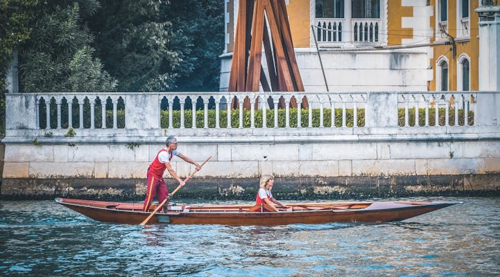 Rowing experience in Venice Canals
