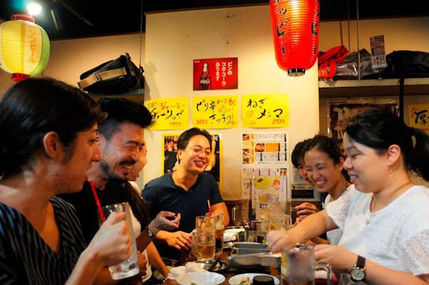 Tokyo Shinjuku guided tour with drinks and snacks