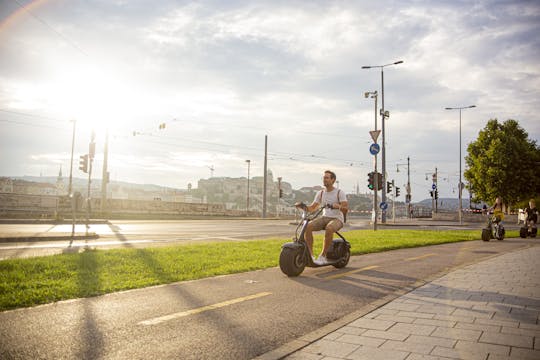Grote stadstour met e-scooter met gids in Boedapest
