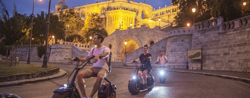 Visita guiada al atardecer y la noche en Budapest en E-scooter