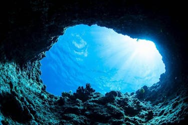 Пещеры, подводное плавание с маской и плавание тура в Дубровник