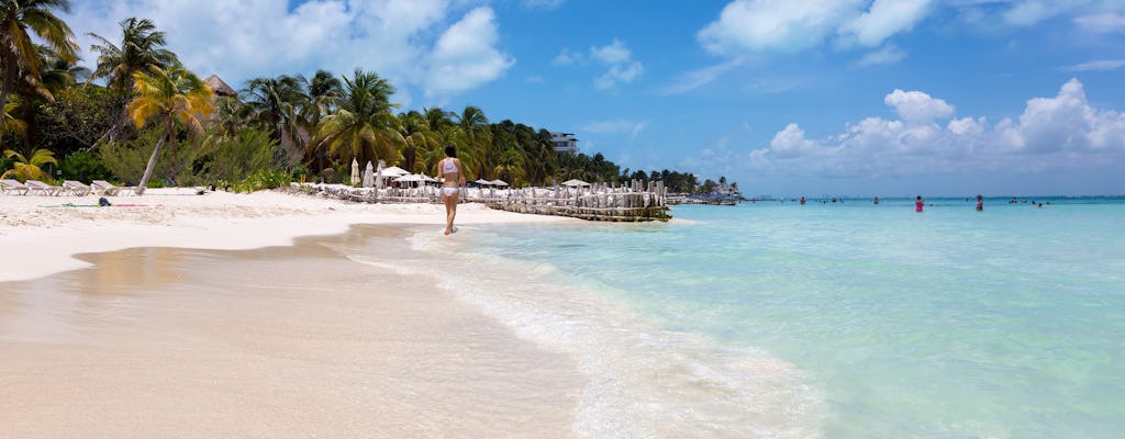 Passeio de catamarã com tudo incluído na Isla Mujeres