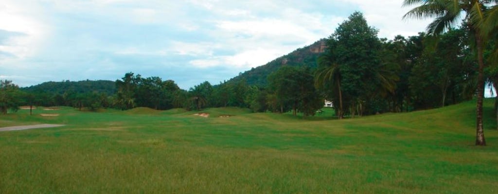 Golf impérial avec vue sur le lac