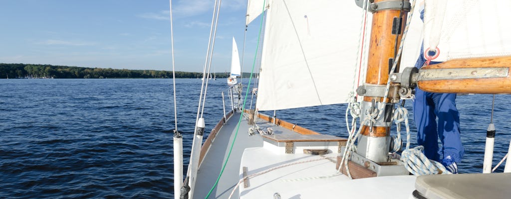 Viaje de verano en velero con patrón Wannsee Berlín