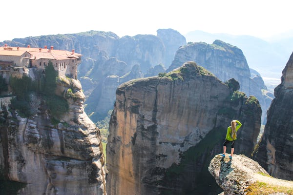 Excursión de un día completo desde Tesalónica a Meteora en tren con Hermit Caves